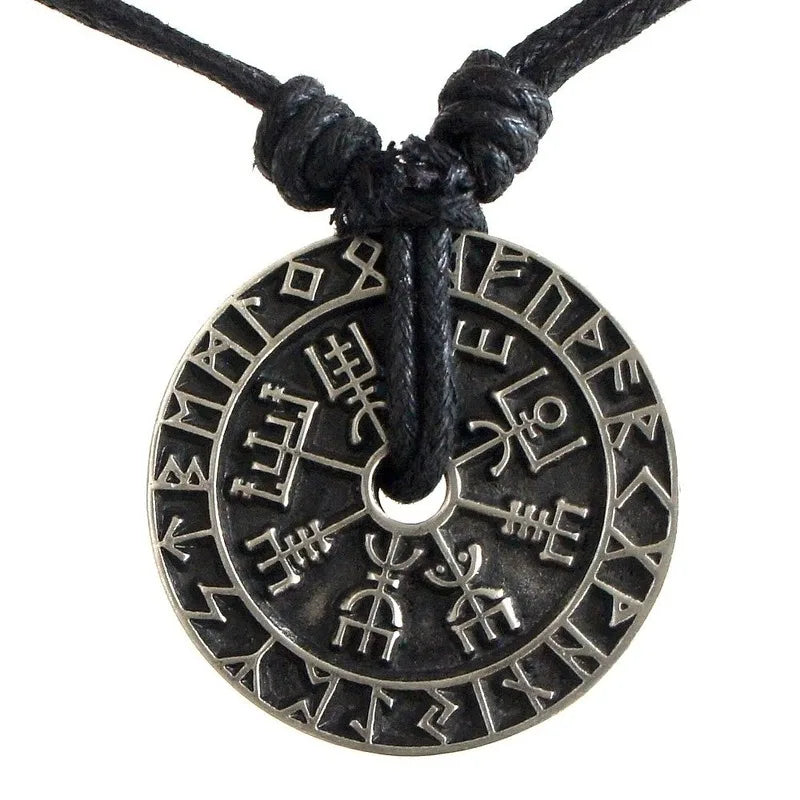 Mens Vintage Viking Rune Compass Pendant Necklace High Quality Metal Pagan Amulet for Men Accessories Necklace